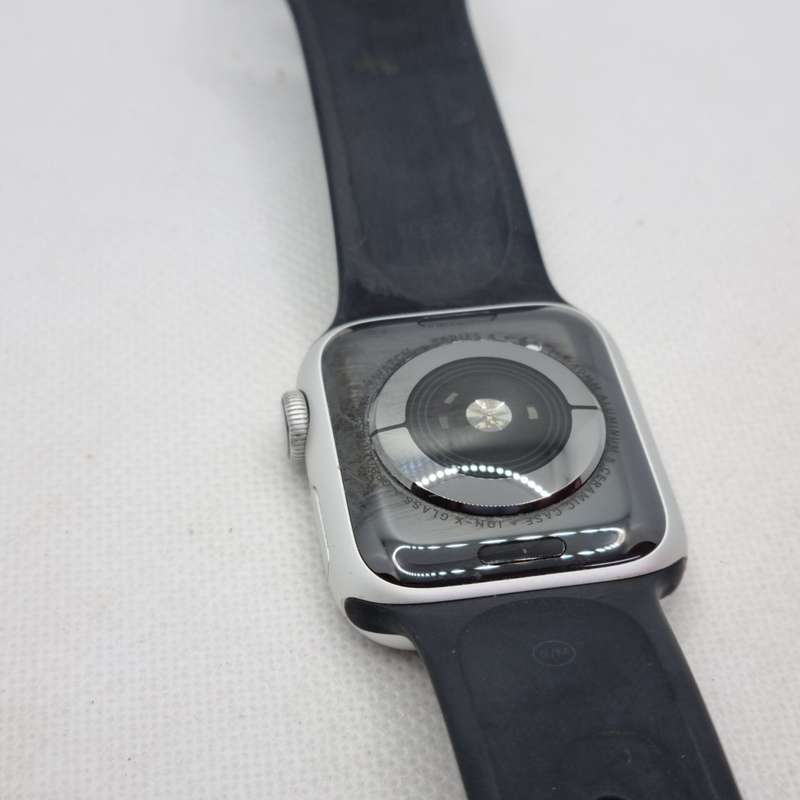 Apple Watch Series 4 Nike Plus 40mm GPS Only Silver (3 Month Warranty) - With Black Straps