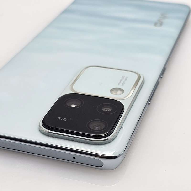 Vivo V30 512GB Dual Sim Aqua (6 Month Warranty) - Mint Condition