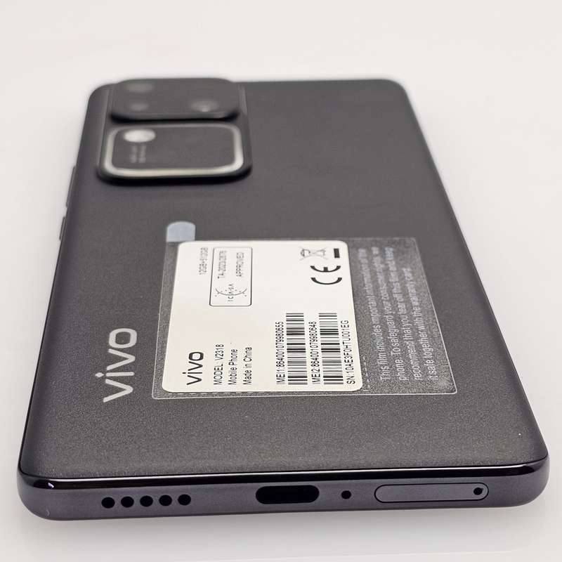 Vivo V30 512GB Dual Sim LCD Burn Black (6 Month Warranty)
