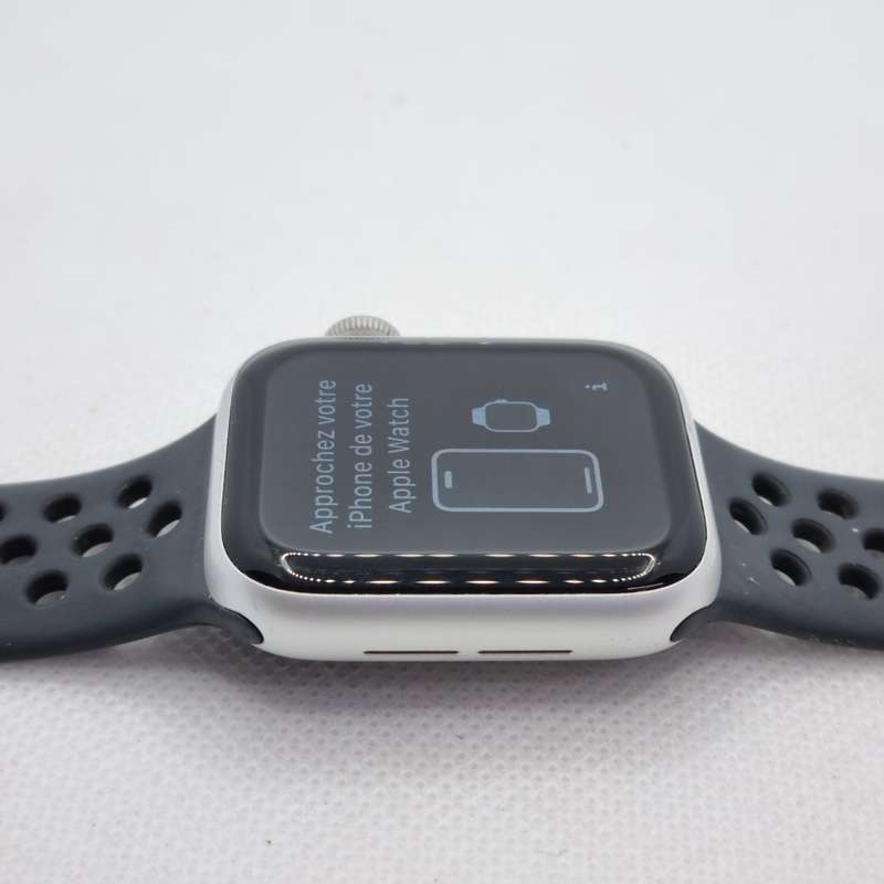 Apple Watch Series 4 40mm GPS Only Silver (3 Month Warranty)  With Black Nike Straps