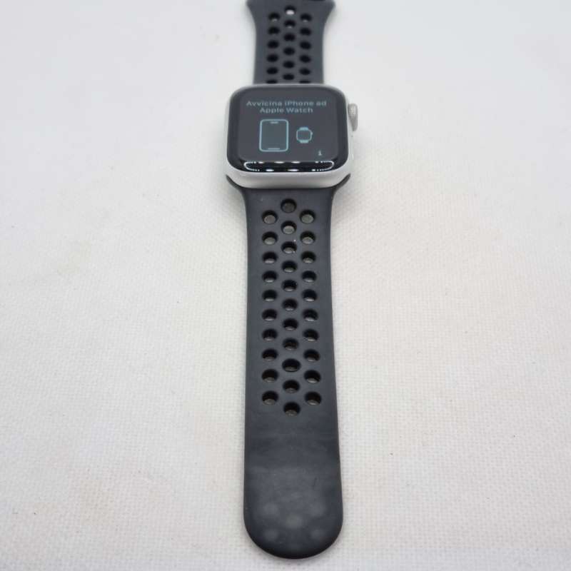 Apple Watch Series 4 40mm GPS Only Silver (3 Month Warranty)  With Black Nike Straps