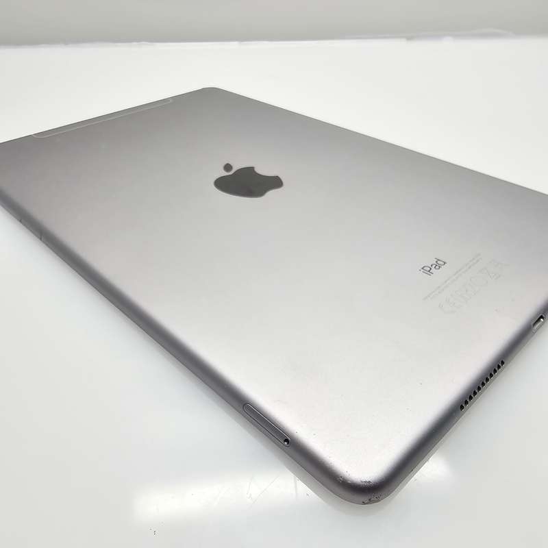 iPad Pro 10.5" 2nd Gen (WiFi/Cellular) 512GB No Touch ID And Screen Damage Silver