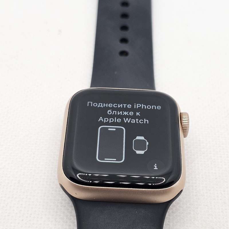 Apple Watch Series 4 40mm GPS Only Rose Gold (3 Month Warranty)  With Black Straps