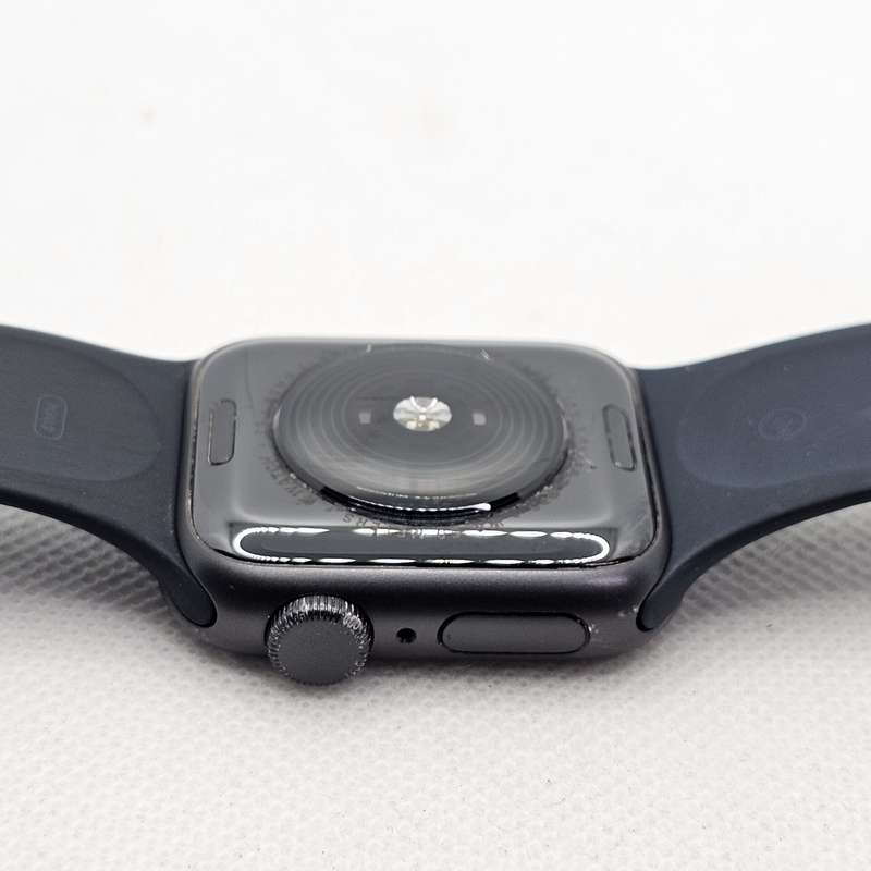 Apple Watch SE 1st Gen 40mm GPS Only Space Grey (3 Month Warranty)