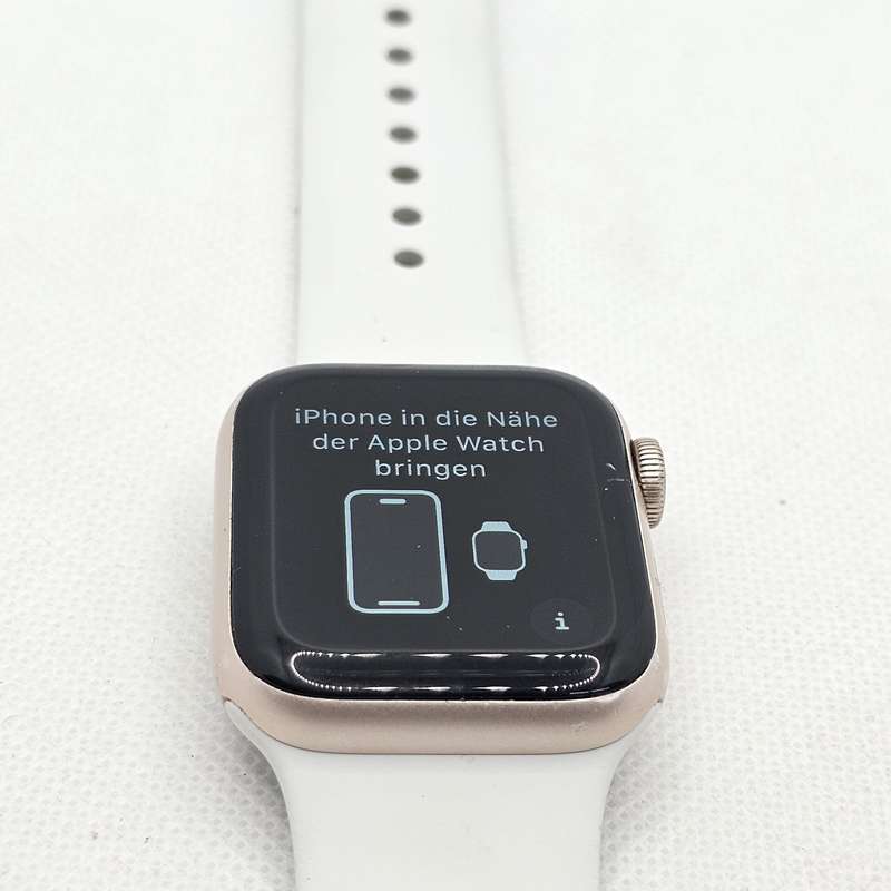Apple Watch Series 4 40mm GPS Only Cracked Screen Rose Gold  With White Straps