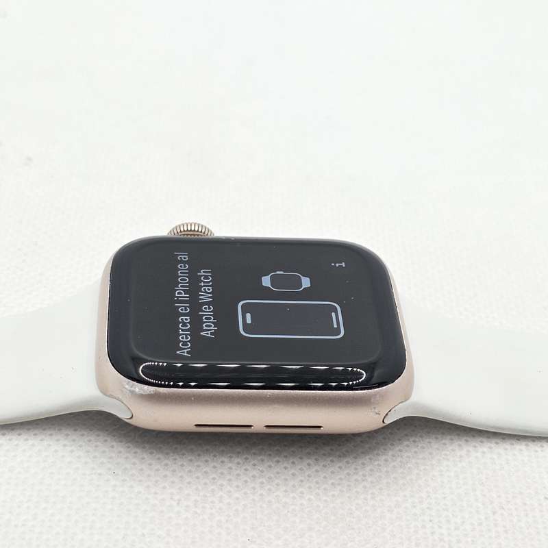 Apple Watch Series 4 40mm GPS Only Cracked Screen Rose Gold  With White Straps