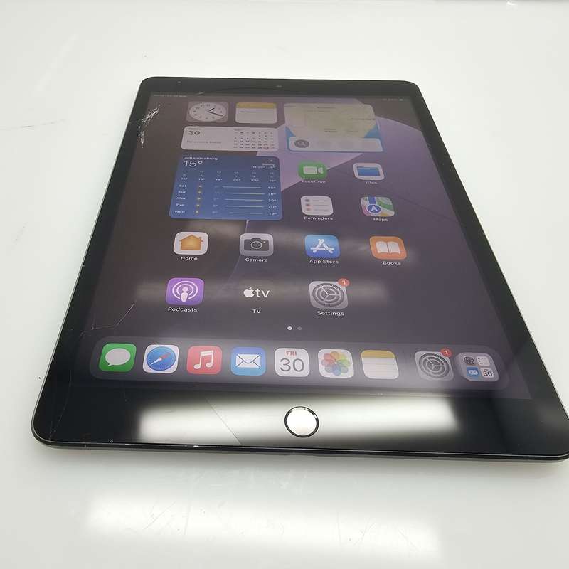 iPad 10.2 9th Gen (WiFi Only) 64GB Cracked Screen Space Gray
