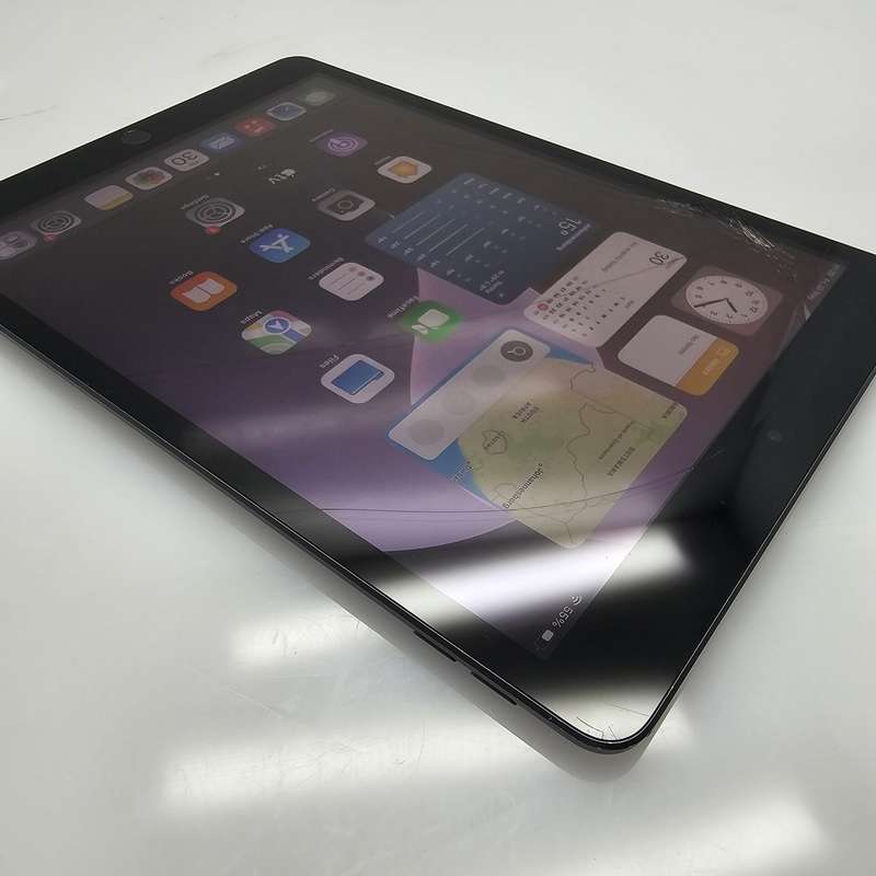 iPad 10.2 9th Gen (WiFi Only) 64GB Cracked Screen Space Gray