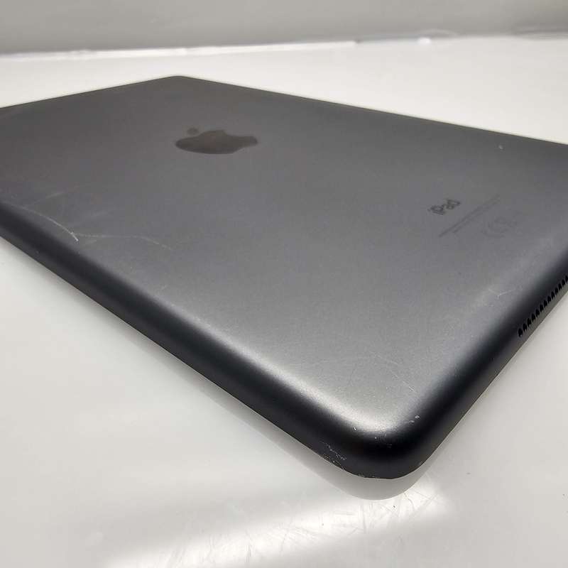 iPad 10.2 9th Gen (WiFi Only) 64GB Cracked Screen Space Gray