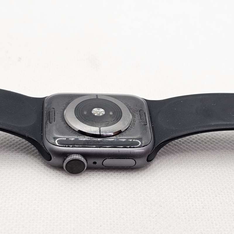 Apple Watch Series 4 40mm GPS Only Space Gray (3 Month Warranty)