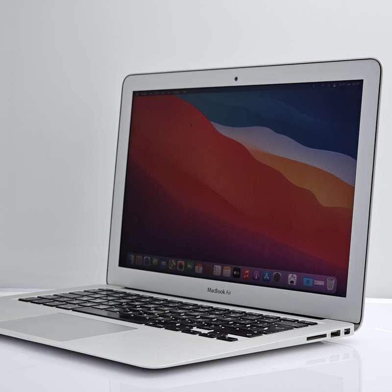MacBook Air Core i5 13-Inch 1.6 GHz (Mid-2011) 8GB RAM 128GB SSD Faulty Battery And Bright ...