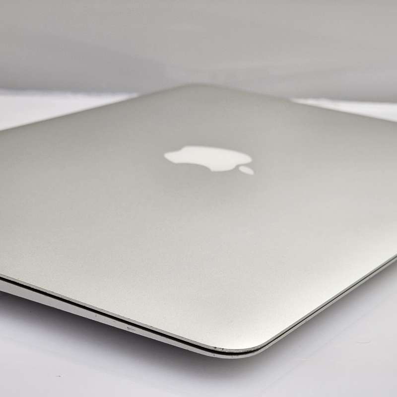 MacBook Air Core i5 13-Inch 1.6 GHz (Mid-2011) 8GB RAM 128GB SSD Faulty Battery And Bright ...