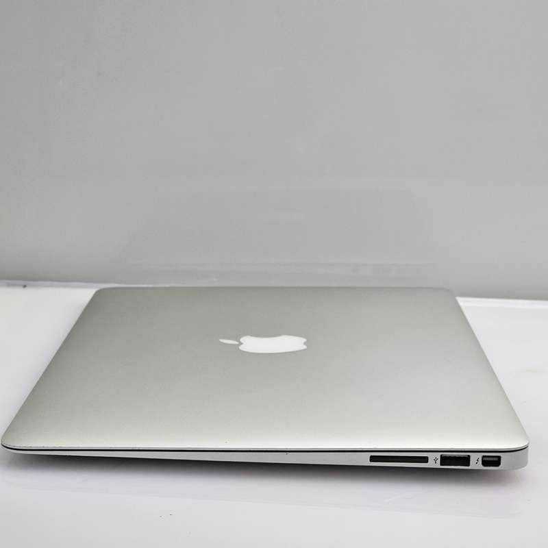 MacBook Air Core i5 13-Inch 1.6 GHz (Mid-2011) 8GB RAM 128GB SSD Faulty Battery And Bright ...
