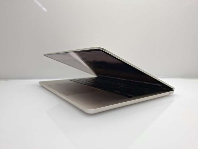 MacBook Air 13-Inch "M3" 8 CPU/ 10 GPU (2024) 8GB RAM 512GB SSD Starlight (12 Month Warranty)