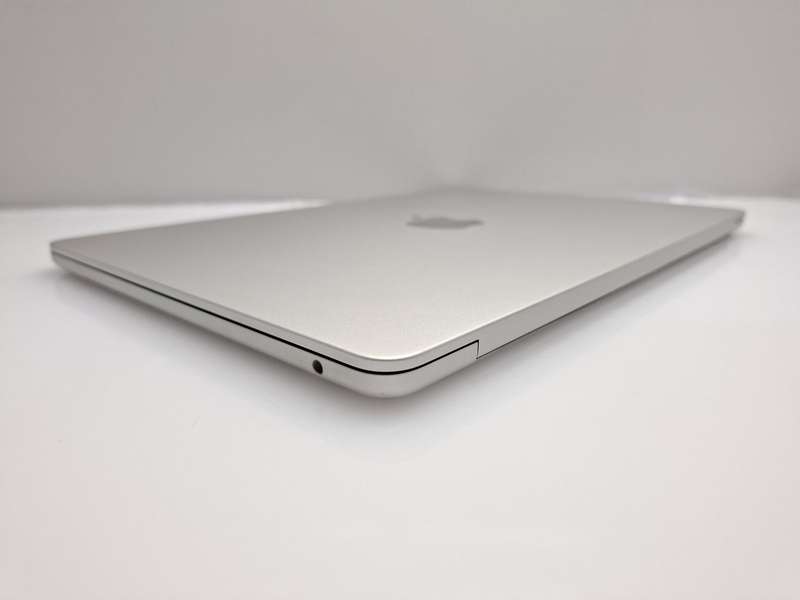 MacBook Air "M2" 8CPU/8GPU (2022) 3-Inch 8GB RAM 256GB SSD Silver (12 Month Warranty)