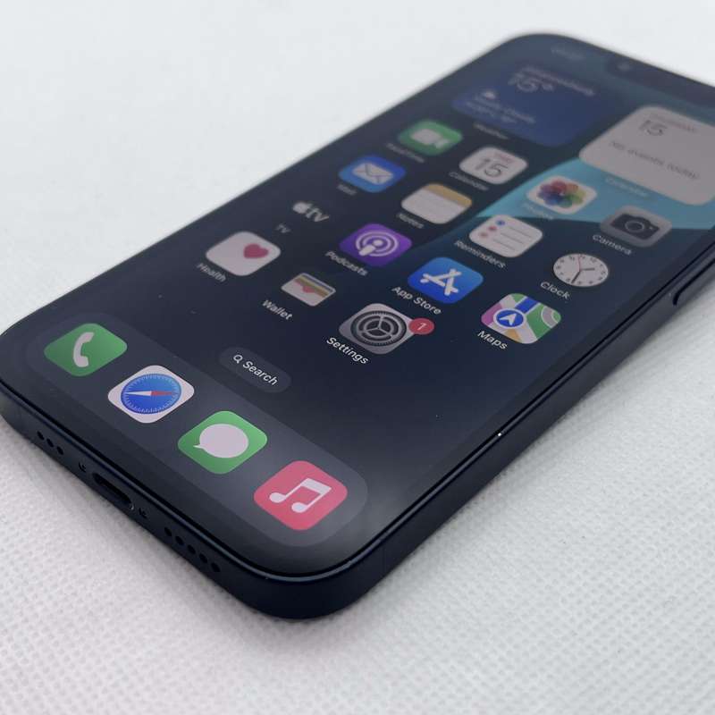 iPhone 13 128GB Midnight (6 Month Warranty) + Screen Protector Bundle Value: R200