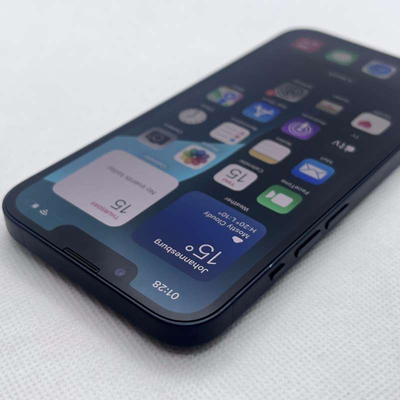iPhone 13 128GB Midnight (6 Month Warranty) + Screen Protector Bundle Value: R200