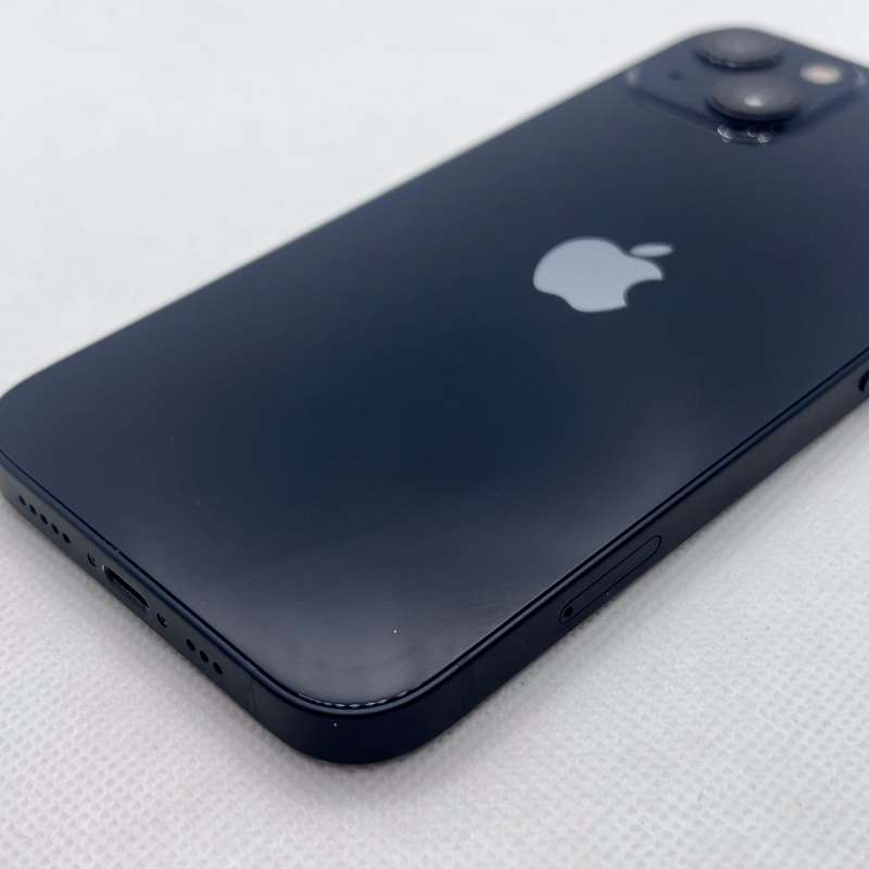 iPhone 13 128GB Midnight (6 Month Warranty) + Screen Protector Bundle Value: R200