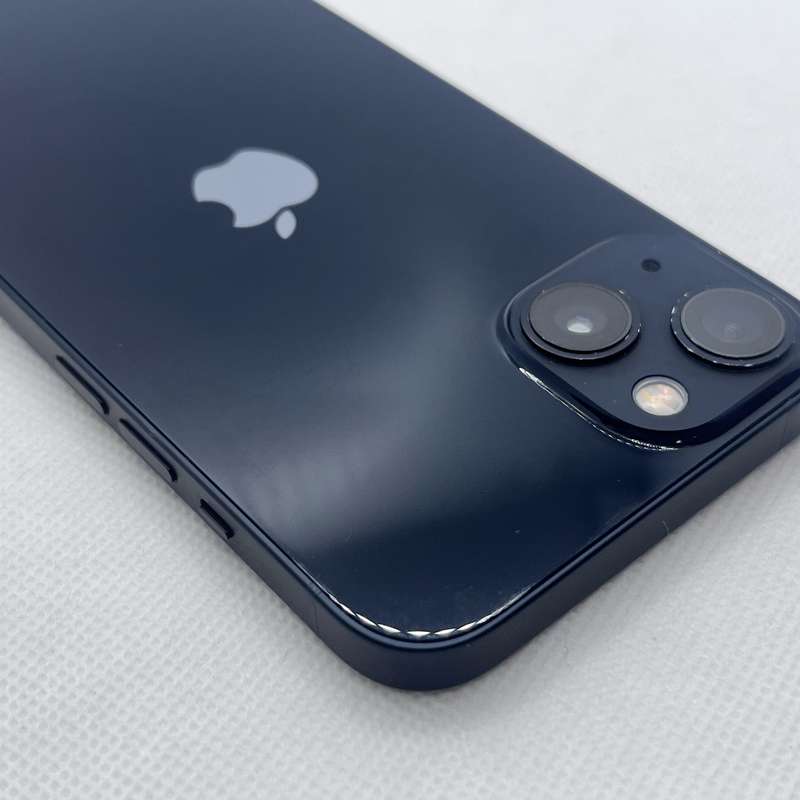 iPhone 13 128GB Midnight (6 Month Warranty) + Screen Protector Bundle Value: R200