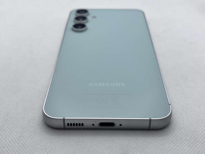 Samsun Galaxy S23 FE 256GB Mint (12 Month Warranty)