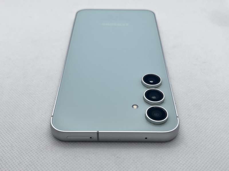Samsun Galaxy S23 FE 256GB Mint (12 Month Warranty)
