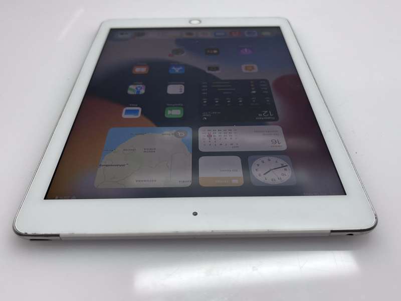 iPad 9.7" 5th Gen 32GB (Wifi/ Cellular) White (3 Month Warranty)