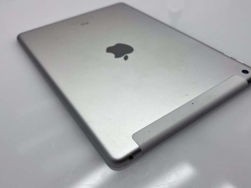 iPad 9.7" 5th Gen 32GB (Wifi/ Cellular) White (3 Month Warranty)