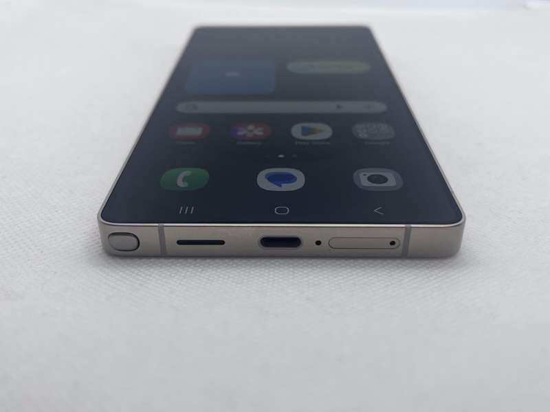 Samsung Galaxy S25 Ultra 256GB Silver (12 Month Warranty) - Mint Condition