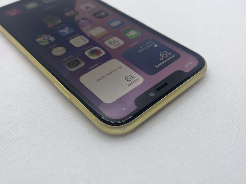 iPhone 11 64GB Yellow (6 Month Warranty)