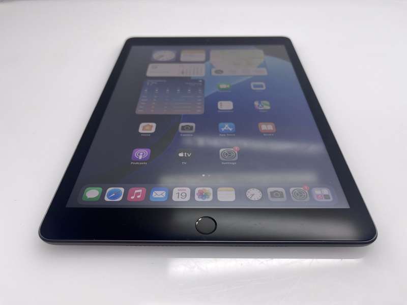 iPad 10.2" 8th Gen 32GB (Wifi only) No Touch ID| LCD Spots Space Grey (3 Month Warranty)
