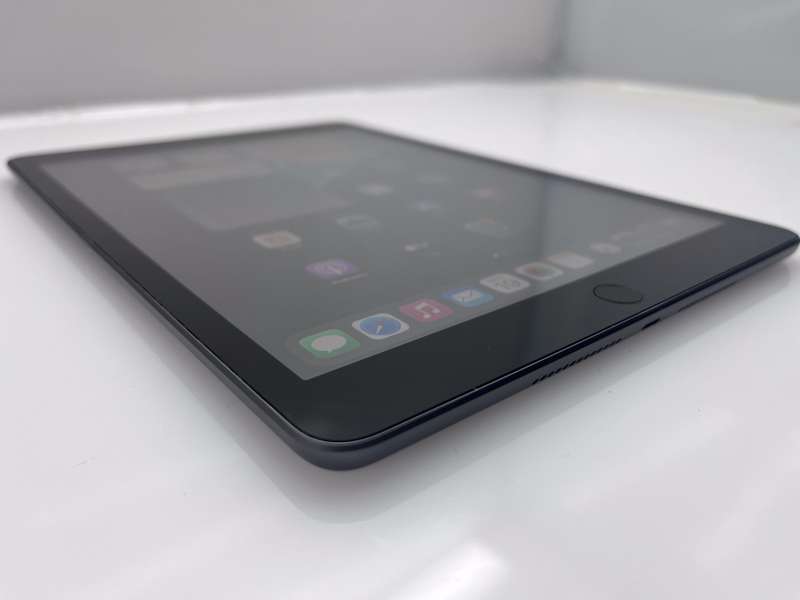 iPad 10.2" 8th Gen 32GB (Wifi only) No Touch ID| LCD Spots Space Grey (3 Month Warranty)