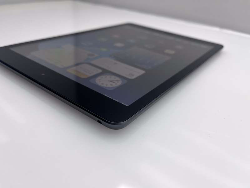 iPad 10.2" 8th Gen 32GB (Wifi only) No Touch ID| LCD Spots Space Grey (3 Month Warranty)