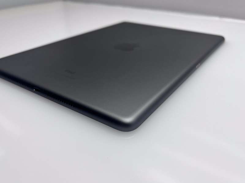 iPad 10.2" 8th Gen 32GB (Wifi only) No Touch ID| LCD Spots Space Grey (3 Month Warranty)