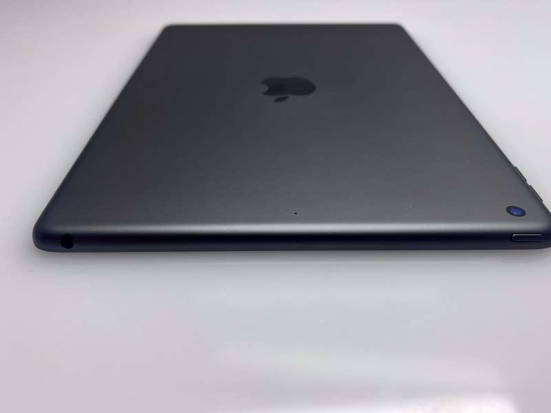 iPad 10.2" 8th Gen 32GB (Wifi only) No Touch ID| LCD Spots Space Grey (3 Month Warranty)