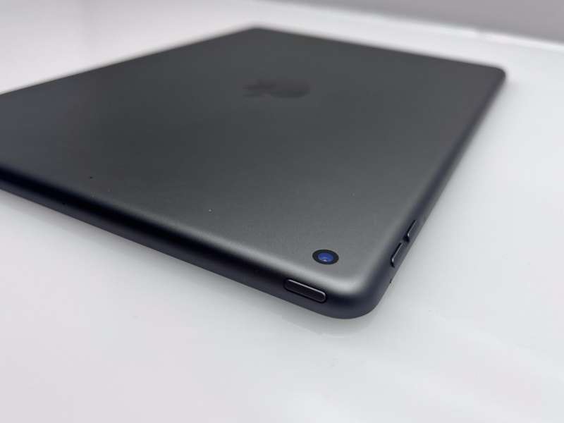 iPad 10.2" 8th Gen 32GB (Wifi only) No Touch ID| LCD Spots Space Grey (3 Month Warranty)