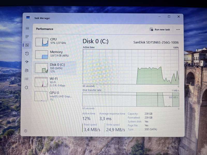 HP 15-bs105ni "Core i5" 8th Gen 8GB RAM 256GB Sata SSD Faulty Battery Silver
