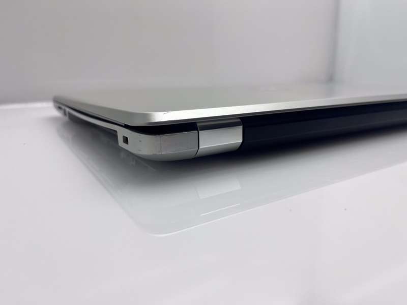 HP 15-bs105ni "Core i5" 8th Gen 8GB RAM 256GB Sata SSD Faulty Battery Silver