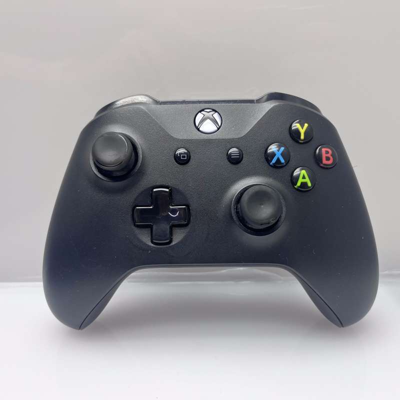 Xbox One X 1TB Black + HDMI Cable + Power Cable + 1 Controller