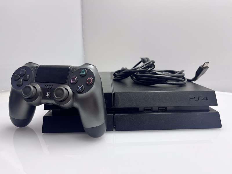 Playstation 4 1TB SSD Black + HDMI Cable + Power Cable + 1 Controller + 1 Game