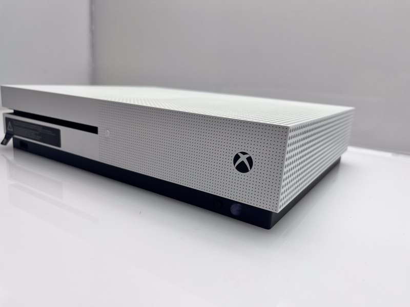 Xbox One S 500GB White + HDMI Cable + Power Cable (3 Month Warranty)
