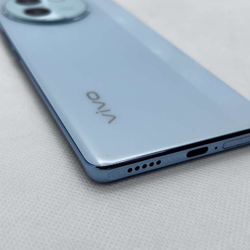 Vivo V30e 256GB Green (3 Month Warranty)- Mint Condition