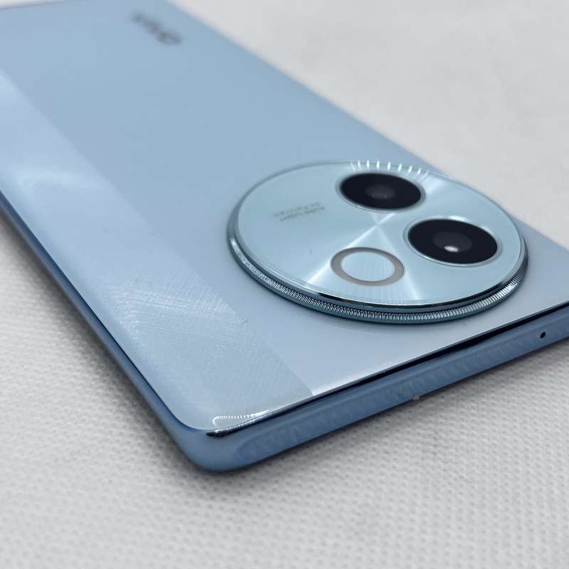 Vivo V30e 256GB Green (3 Month Warranty)- Mint Condition