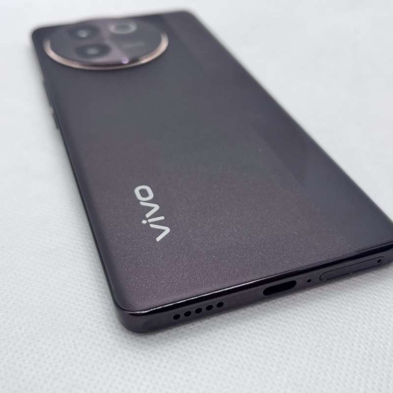 Vivo V30e 256GB Brown (3 Month Warranty)- Mint Condition