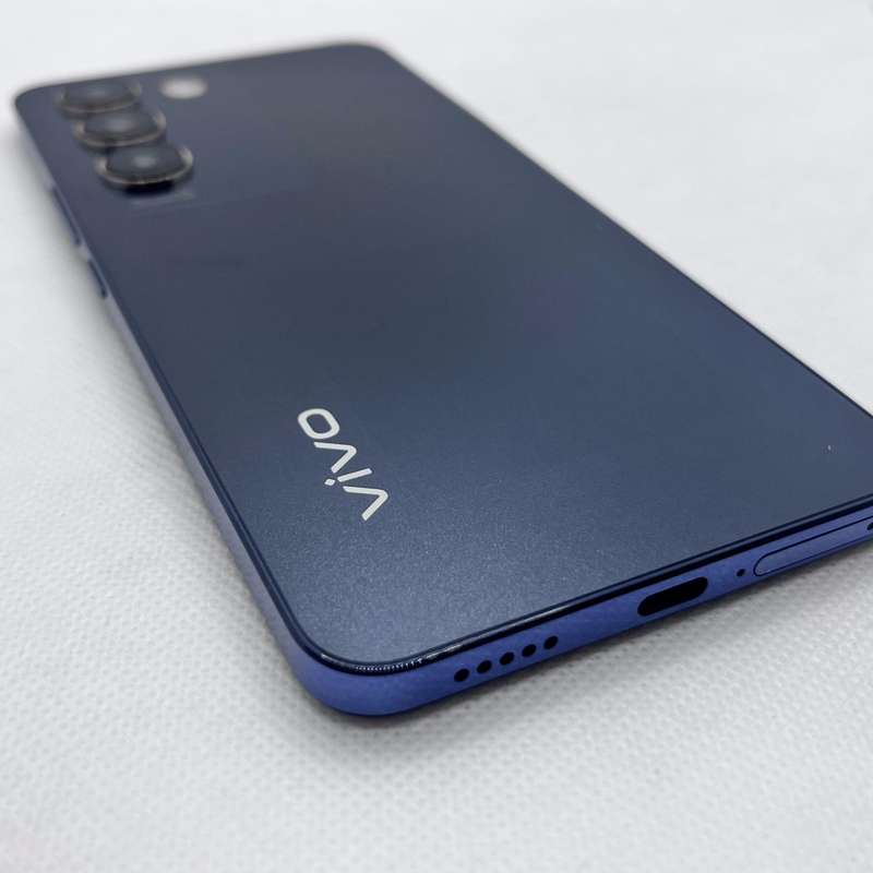 Vivo Y100 256GB Crystal Black (3 Month Warranty)- Mint Condition