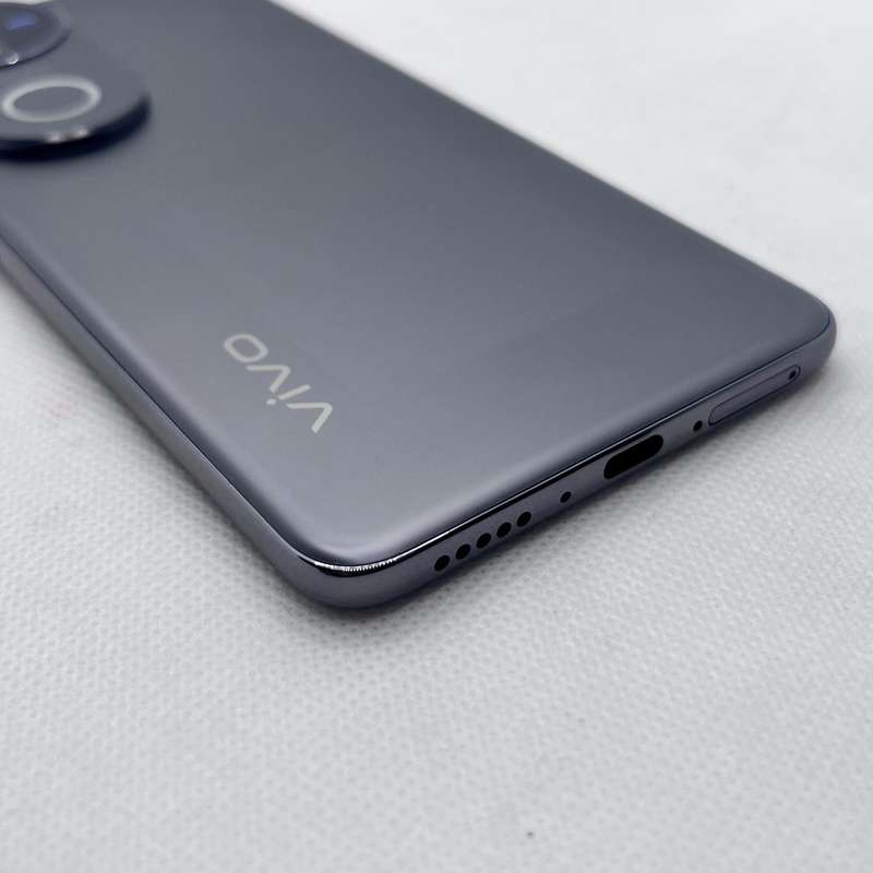 Vivo V50 512GB Black (12 Month Warranty)