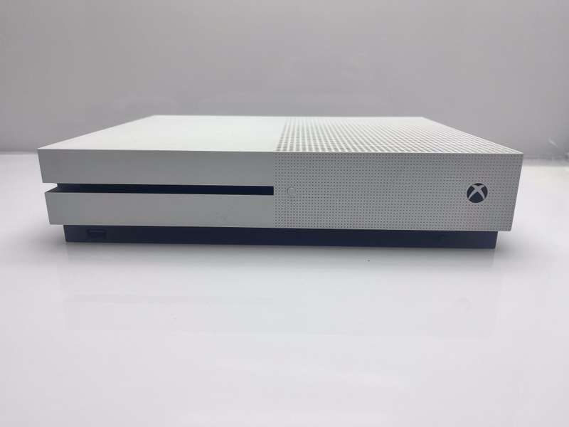 Xbox One S 500GB White + HDMI Cable + Power Cable + Controller (3 Month Warranty)