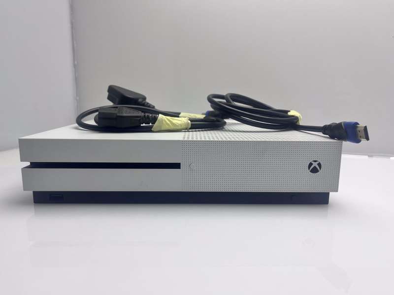 Xbox One S 500GB White + HDMI Cable + Power Cable + Controller (3 Month Warranty)