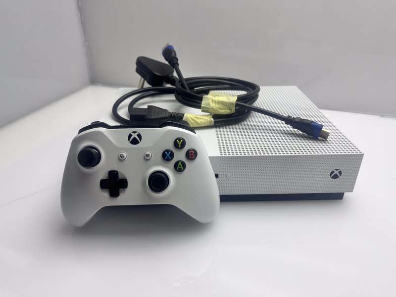 Xbox One S 500GB White + HDMI Cable + Power Cable + Controller (3 Month Warranty)