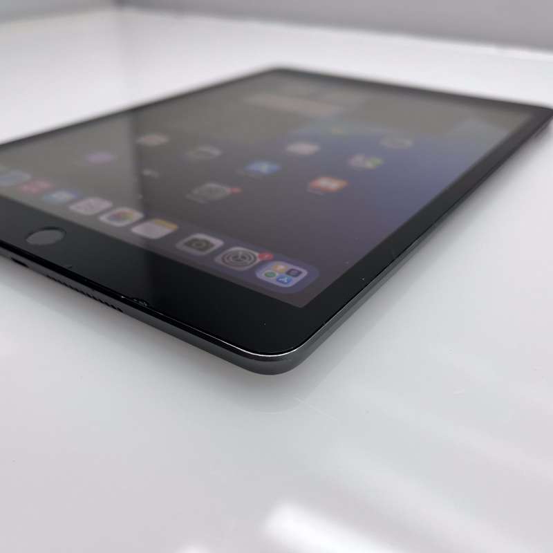 iPad 10.2 8th Gen (Wifi Only) No Touch ID And Bent Casing Space Grey (3 Month Warranty)
