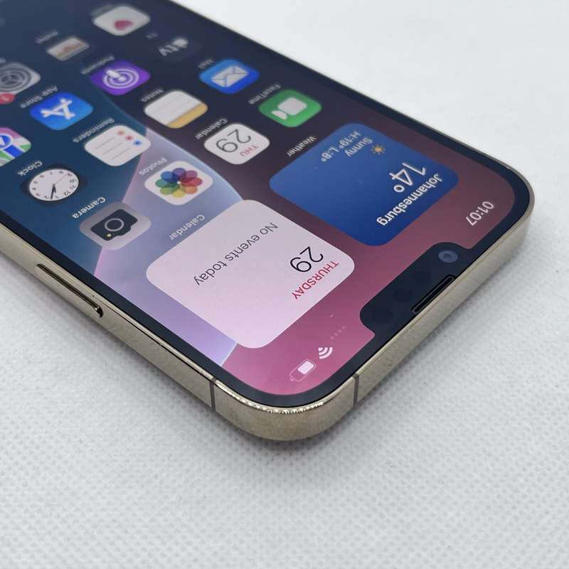 iPhone 13 Pro Max 512GB Gold (12 Month Warranty) + Cover And Screen Protector Bundle Value: R400
